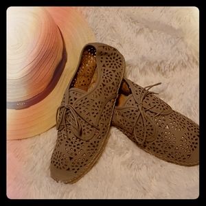 Eyelet cutout sneakers